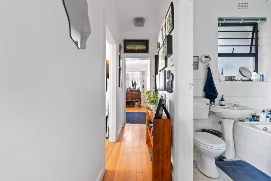 1 Bedroom Property for Sale in Vredehoek Western Cape